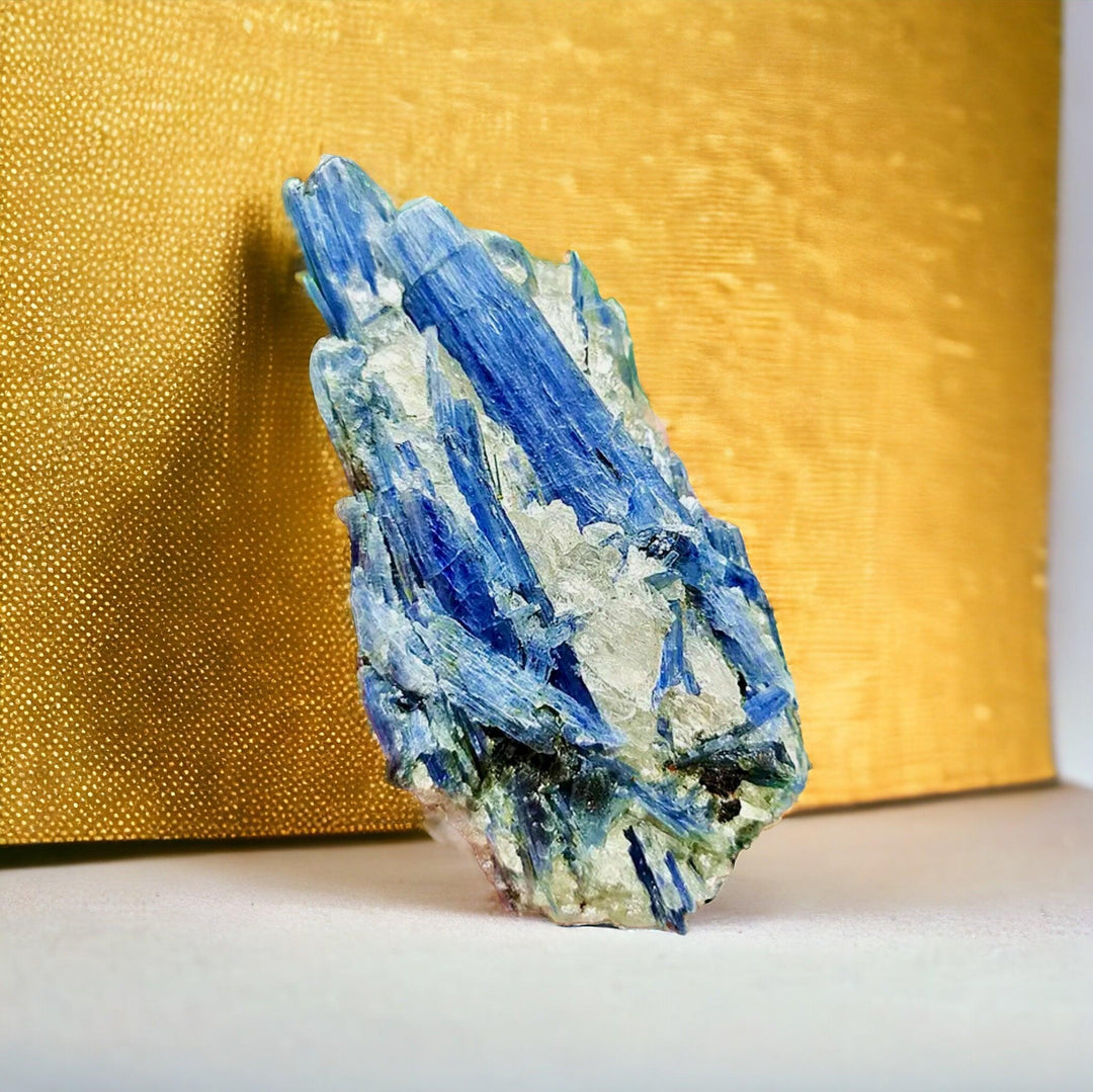 Kyanite Crystal: Alignment, Truth & Self-Cleansing Power