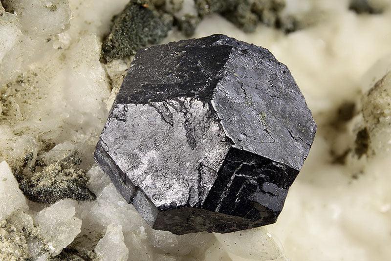 Crystal Safety Guide: Toxic Crystals & Handling Precautions