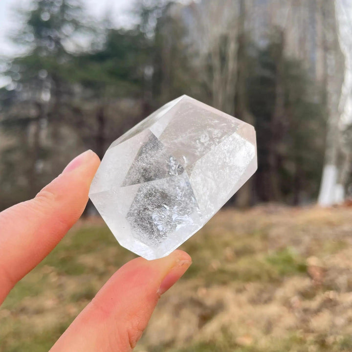 1pc Natural Clear Quartz Handcrafted Freeform Ornament, Home Decor, Perfect Holiday Gift for Christmas, Halloween, Easter