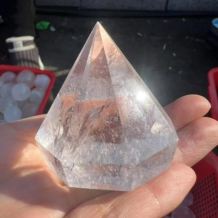 Clear natural quartz crystal pyramid, hexagonal gemstone, 6-faced reiki healing hat type.