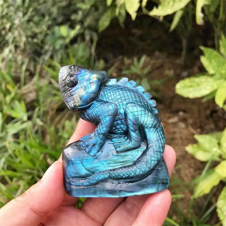 Iridescent blue-green Labradorite crystal carved lizard statue, 70mm, for protection and transformation.