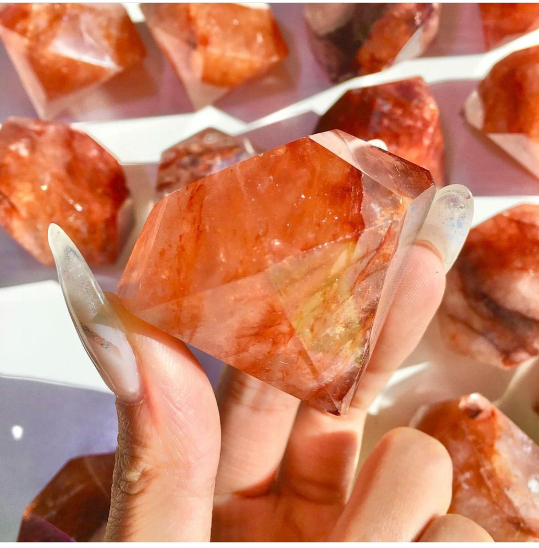 Natural Fire Quartz Diamond Shape, Rose Quartz, Octahedral, Healing Gemstone, 4.5-5cm, for home decoration.