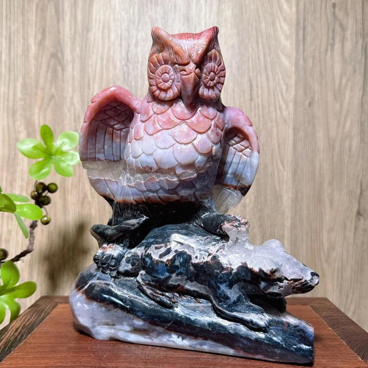 Hand-carved natural agate quartz owl catching mouse, a unique Feng Shui home decor ornament and cool gift.