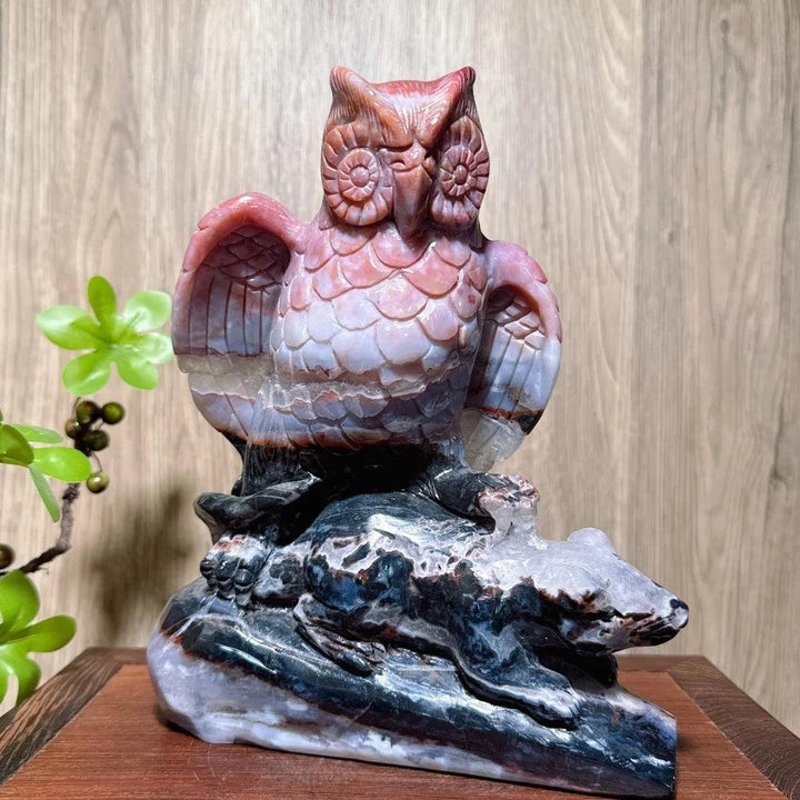 Hand-carved natural agate quartz owl catching mouse, a unique Feng Shui home decor ornament and cool gift.