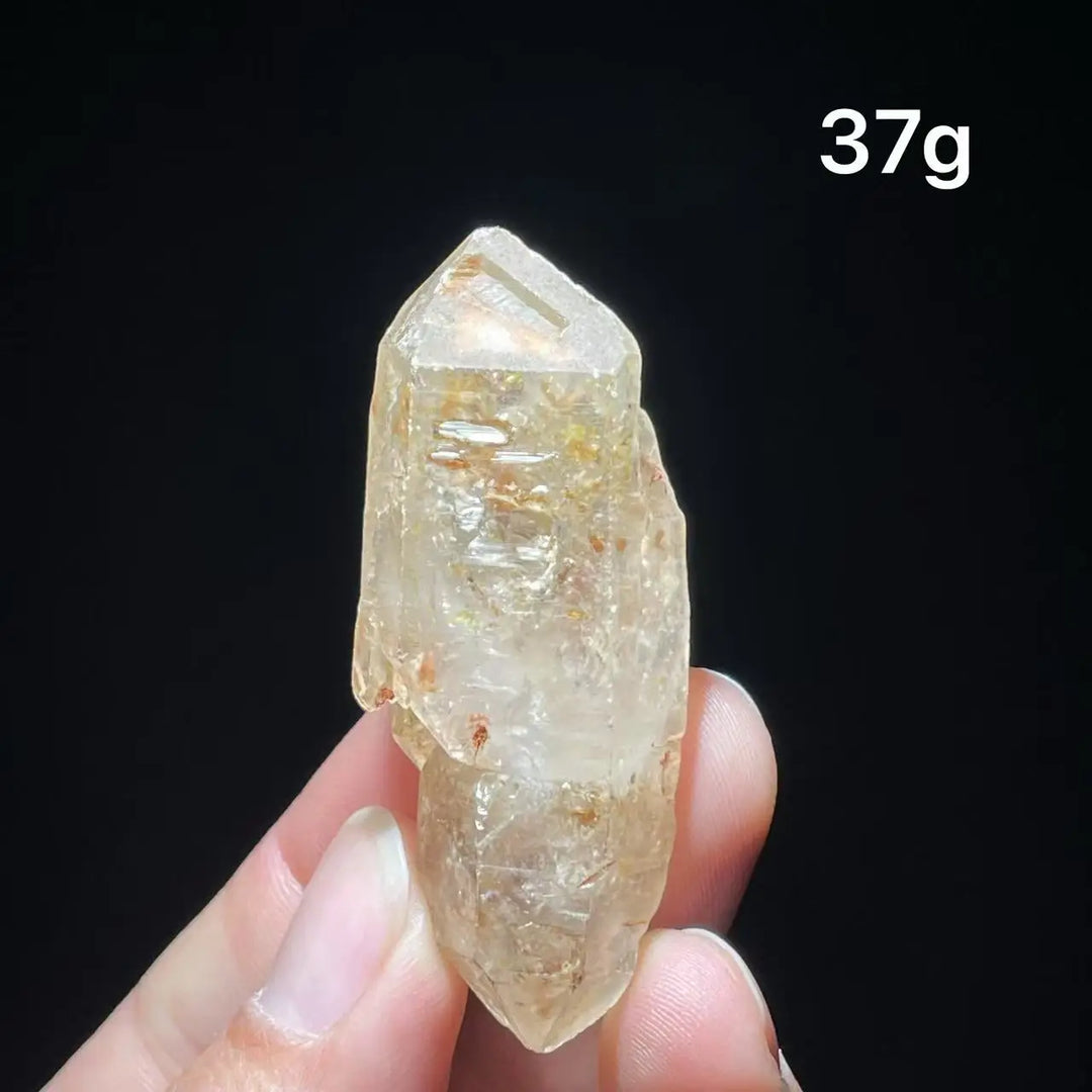 Petroleum Quartz Crystal Specimen UV Reactive