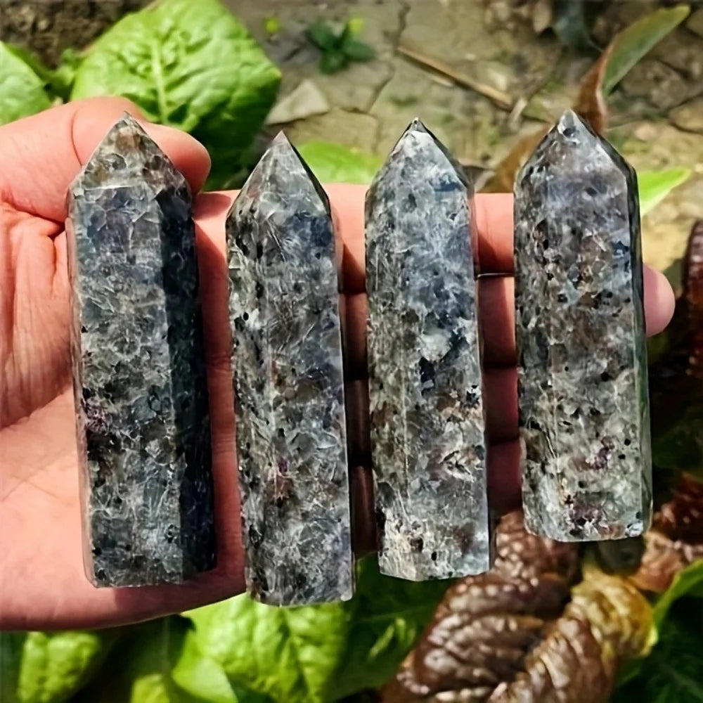 Yooperlite Crystal Tower UV Reactive Glowing Stone