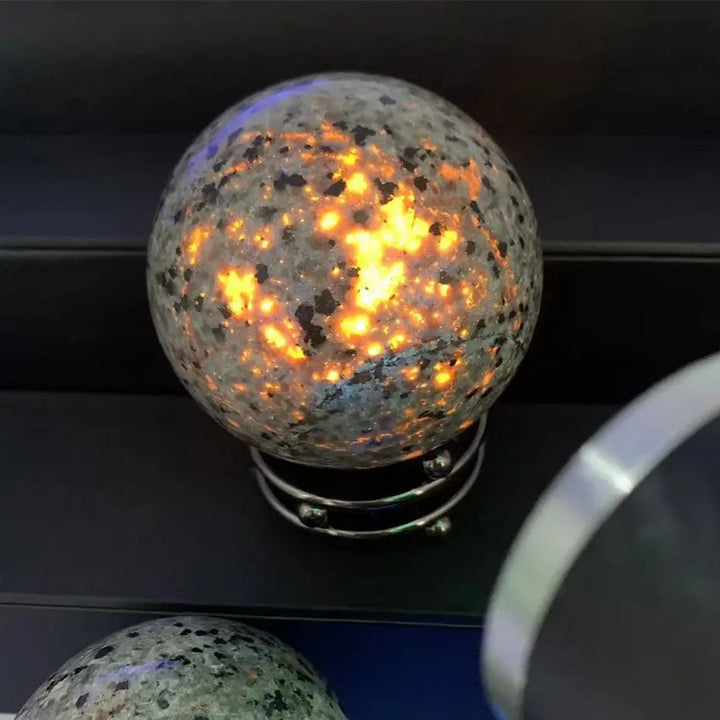 Yooperlite Crystal Sphere UV Reactive