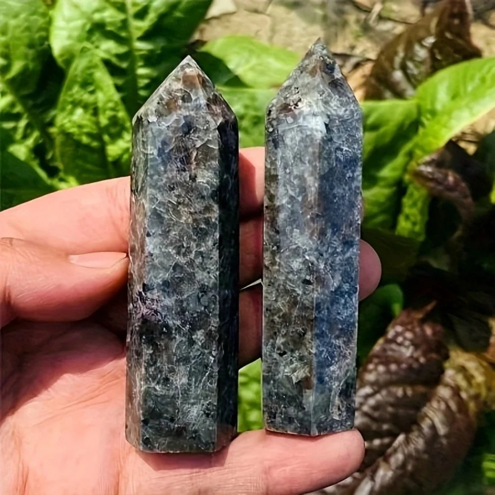 Yooperlite Crystal Tower UV Reactive Glowing Stone