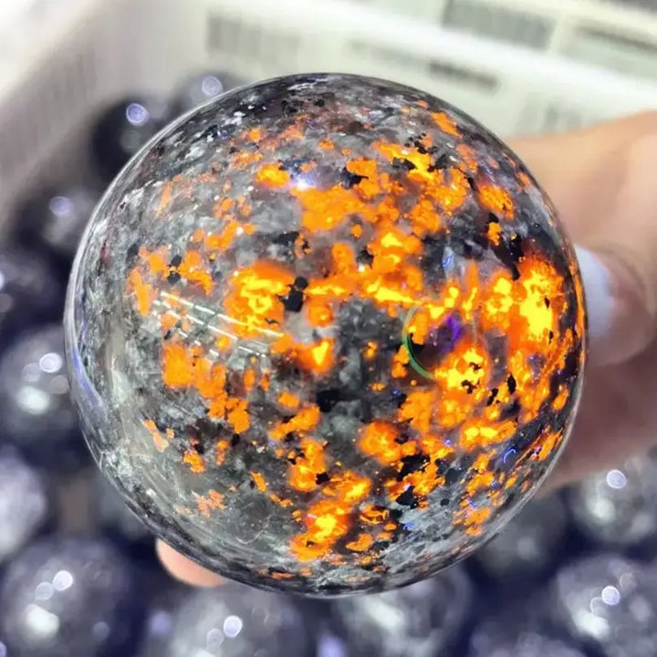 Yooperlite Crystal Sphere UV Reactive