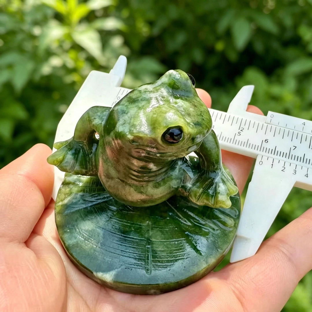 Serpentine Frog Statue Hand-Carved Crystal Figurine