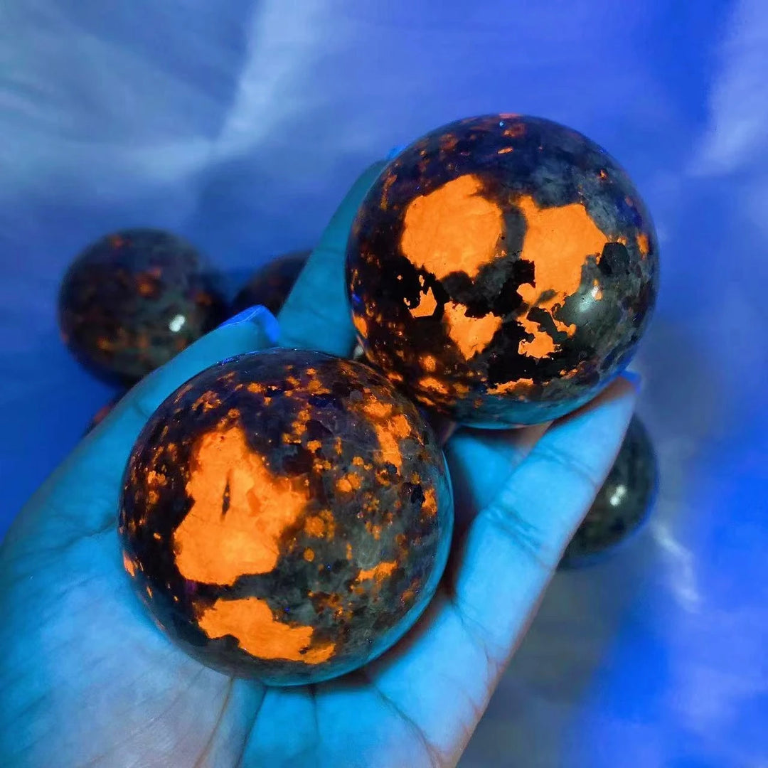 Yooperlite Crystal Sphere Flame UV Reactive Glowing Ball