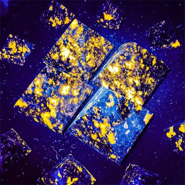 Yooperlite Crystal Pyramid UV Reactive
