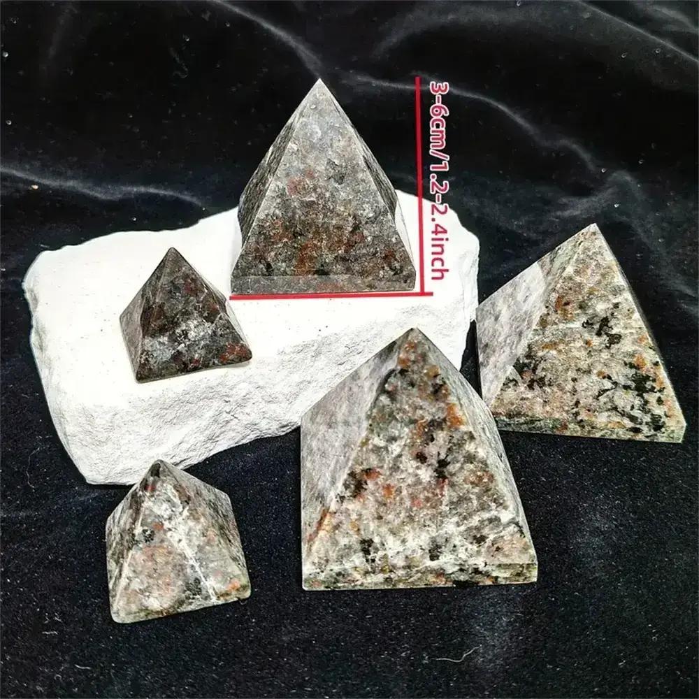 Yooperlite Crystal Pyramid UV Reactive