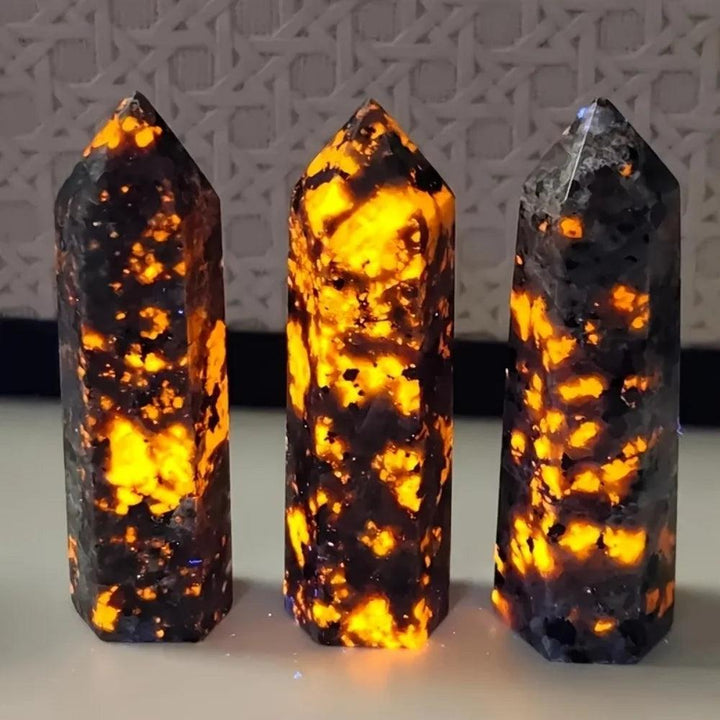 Yooperlite Crystal Tower UV Reactive Glowing Stone