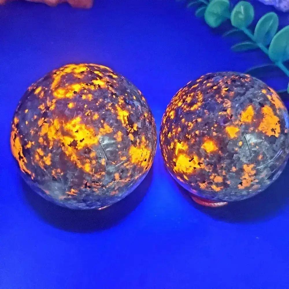 Yooperlite UV Glowing Crystal Sphere Fluorescent